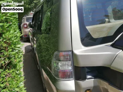 Mitsubishi Pajero GLS 4