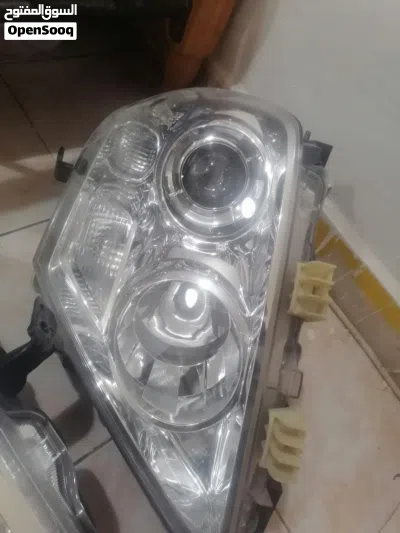 Nissan Patrol (2010-2013) head and tail light. 2