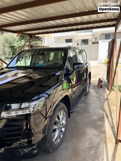 Toyota Land Cruiser Black Edition 2