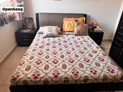 Bed Room Set in very good condition with 2 Side Tables, Mattress and Cupboard 4
