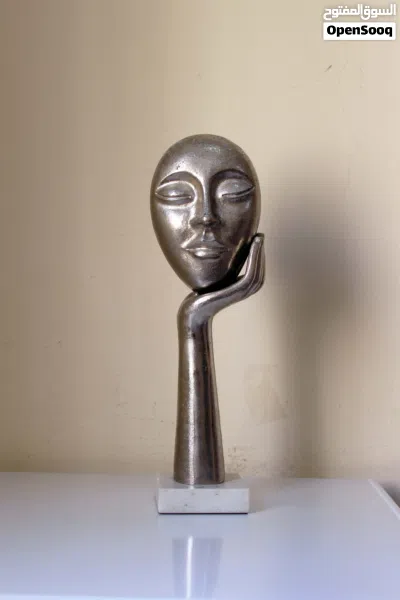 تمثال وجه مفكر ( Thinking face ) . ألومنيوم 3