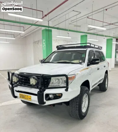 Toyota Land Cruiser GXR 4