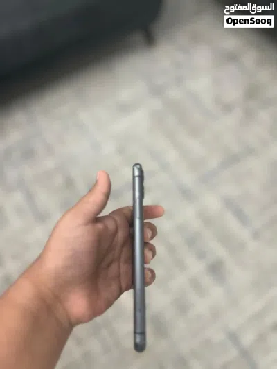 آيفون 11 لون اسود 128 جي بي 2