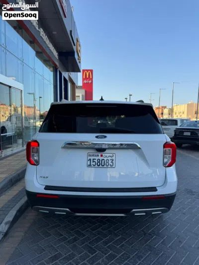 Ford Explorer Base 2