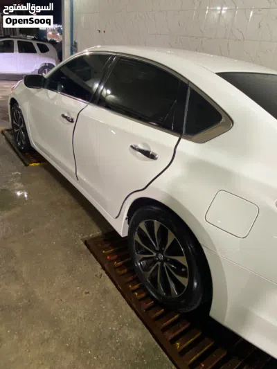 Nissan Altima Standard 2