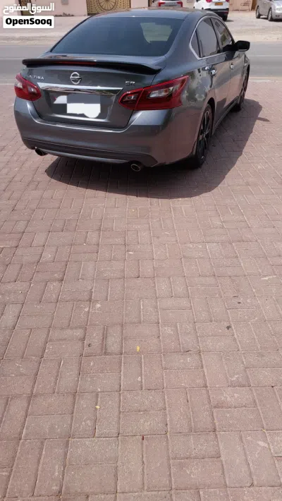 Nissan Altima SR 2