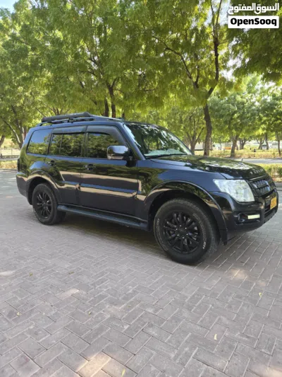 Mitsubishi Pajero GLS Top 2