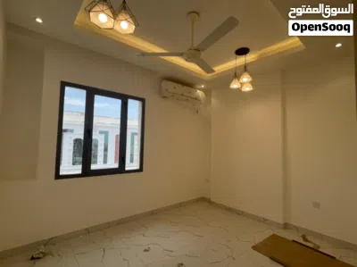شقة سكنية مميزة للإيجار في الموالح بموقع استراتيجي مقابل جهاز الضرائب ولولو البندر 2