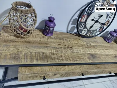 ترابيزة تلفزيون (TV Unit) خشب طبيعي وشاسيه حديد - تصميم الـ Industrial الشيك 4