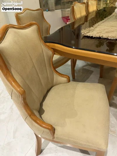 ميز طعام يتكون من 8 كراسي خشب ثقيل 3