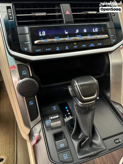 تويوتا لاند كروزر GXR 4
