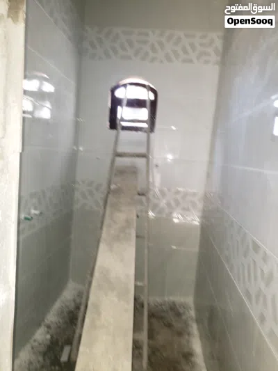 بيت للبيع وسط السوق والخدمات 2