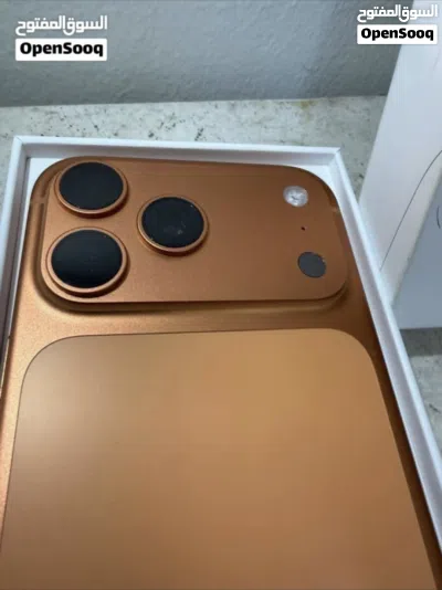 للبيع iPhone 17 Pro Max سعة 256GB بحالة شبه جديدة، استخدام شخصي لمدة 3 أشهر فقط. 2
