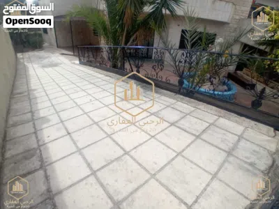 شقة * ارضية * للايجار * موقع مميز * 3 نوم * الجاردنز 4