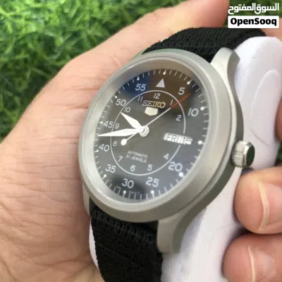 Seiko 5 Military dail watch. original automatic. Japan made. size 39. super clean. no scratch. 4