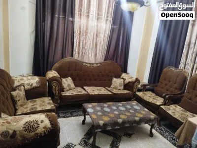 طقم كنب بحالة جيده جدا 7مقاعد السعر 165 قابل للتفاوض 2