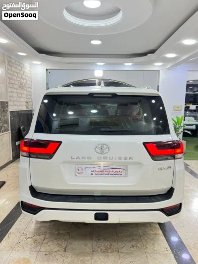 Toyota Land Cruiser GXR 4