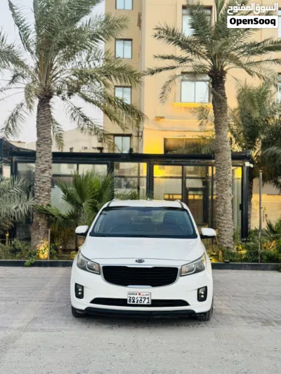 Kia Carnival Standard 4