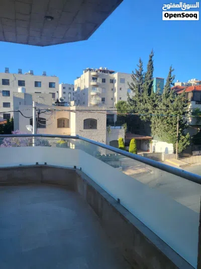 شقة ديلوكس طابق ثاني مطلة على شارعين في الجاردنز 200م 4