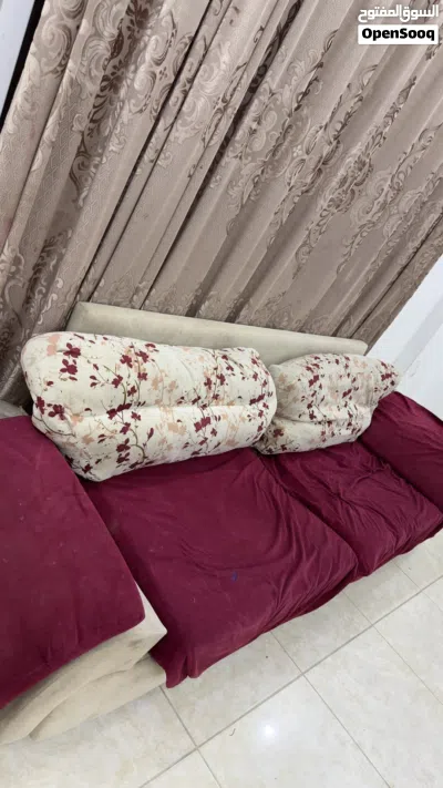 طقم كنب مستعمل للبيع 35 دينار 4