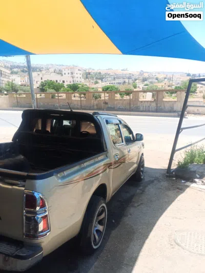 Toyota Hilux GLX 2