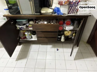 Kitchen with 3 drawers and 4 cabinets 2