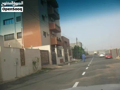 مبني اداري خدمي للايجار . في السراج 3