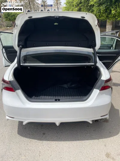 Toyota Camry SE 2