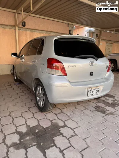 Toyota Yaris Basic 2