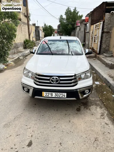 تۆیۆتا هیلۆکس SR 2
