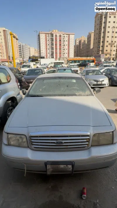 Ford Crown Victoria LX 3