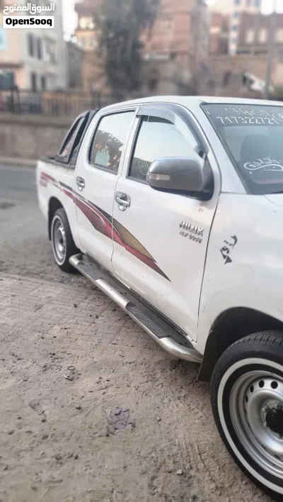 Toyota Hilux GLX 2