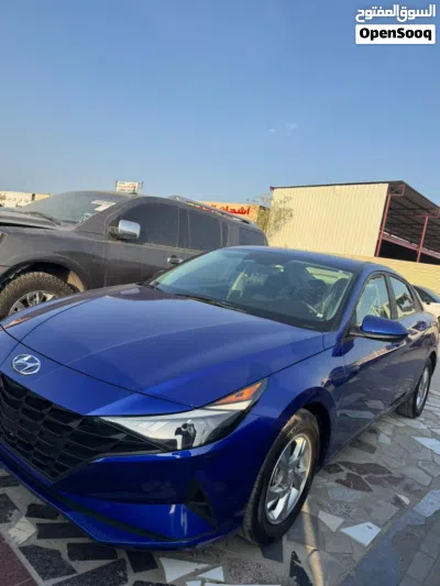 Hyundai Elantra SE 3