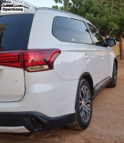 Mitsubishi Outlander Standard 4