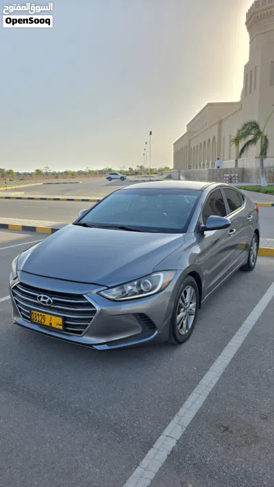 Hyundai Elantra SE 2