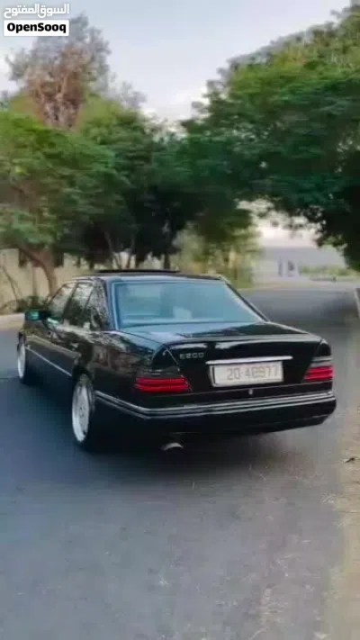 Mercedes Benz E-Class E 200 4
