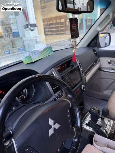 Mitsubishi Pajero GLS 3