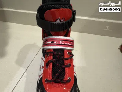 Adjustable size 4 wheel skating shoes 39-40 size 3