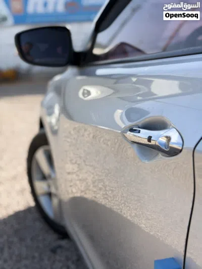 Hyundai Avante Limited 3