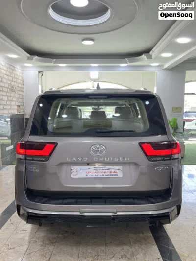 Toyota Land Cruiser GXR 4