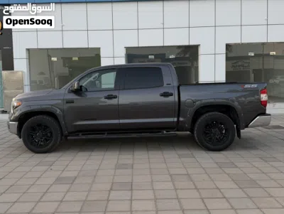 Toyota Tundra SR5 3