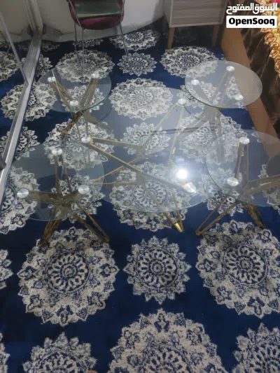 طاولات استيل ذهبي مكونة من 5قطع 3