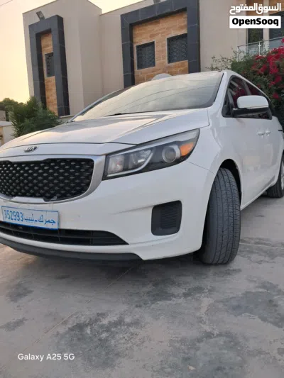 Kia Sedona LX 3