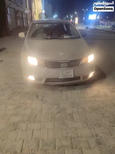 كيا سيراتو Standard 3