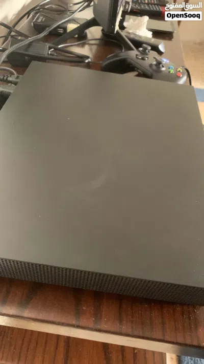 اكس بكس ون اكس طبعا الجهاز بحاله الوكااااله بسعررررررر حررررررق 115د بحارجك اذا لقيت بنظافه الجهاز 3