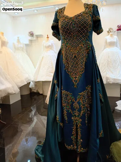 معرض تاجير الفساتين بكل انواعها 4