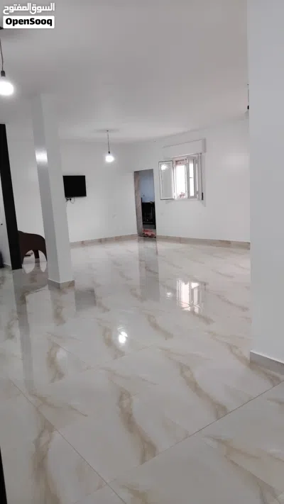 فيلا للبيع مساحة الأرض 1300 بقرب من طريق المطار مدخل حي قطر 3