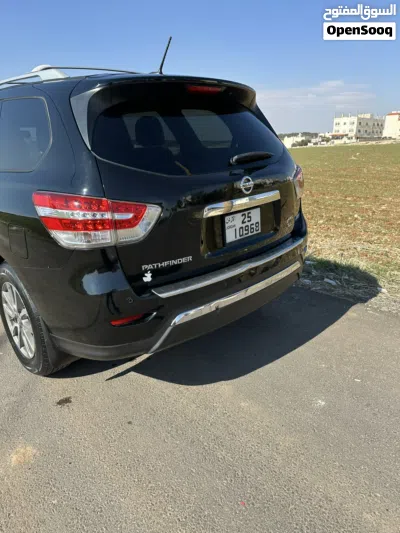Nissan Pathfinder SV 3