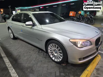 بي ام دبليو الفئة 7 740i xDrive 3