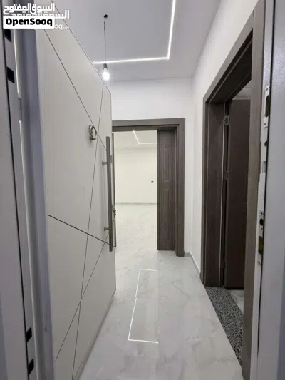 شقة جديدة للايجار في السراج 3